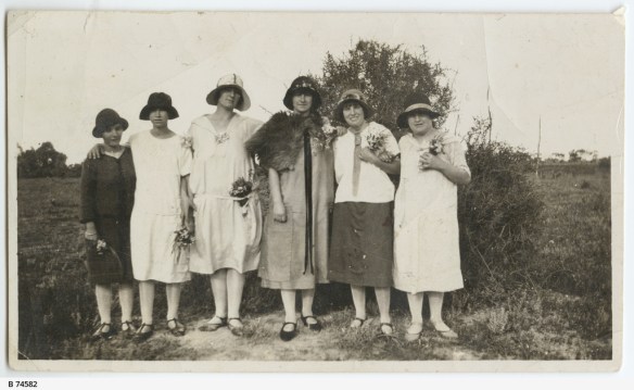 B-74582 Ollie Bonsor and friends